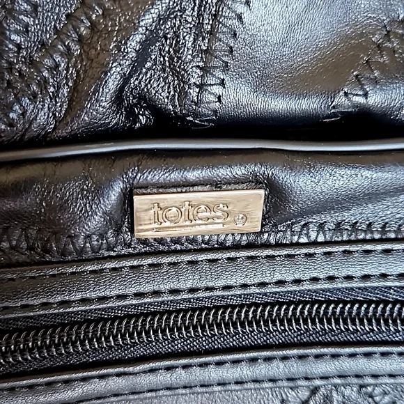 Vintage 90's Totes Black Leather Patchwork Fanny Pack - Picture 2 of 8